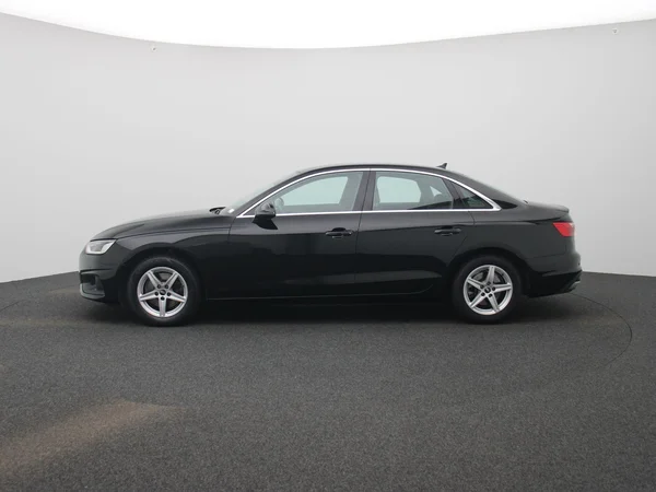 Audi A4 (2023) — foto 38 van 42