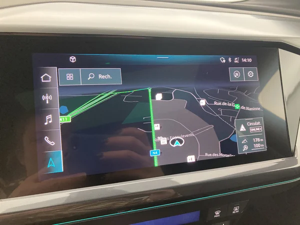 AUDI Q4 e-tron (2022) — foto 4 van 30