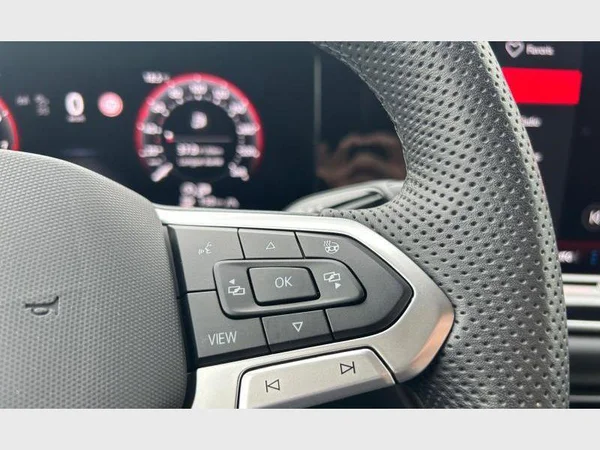 Volkswagen Tiguan (2024) — foto 15 van 29