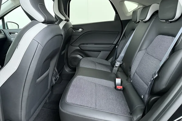 Renault Captur (2020) — foto 16 van 17
