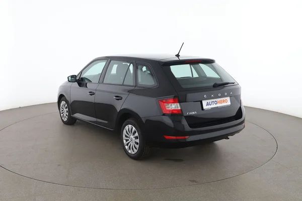 Skoda Fabia (2021) — foto 10 van 16