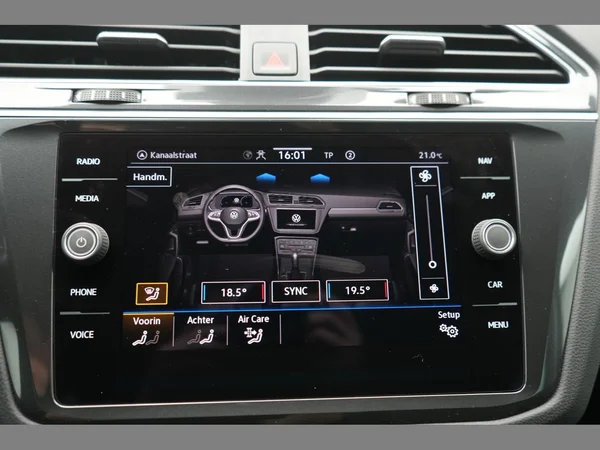 VOLKSWAGEN Tiguan (2021) — foto 19 van 28
