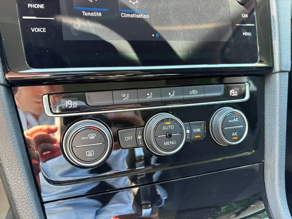VOLKSWAGEN Golf VII (2019) — foto 4 van 13