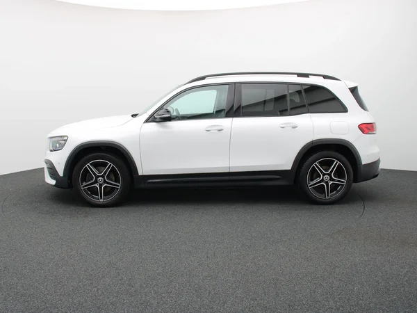 Mercedes-Benz GLB (2021) — foto 22 van 27