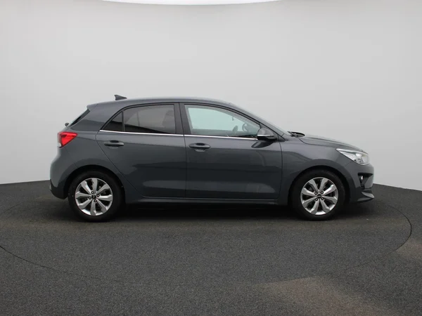 Kia Rio (2023) — foto 34 van 37