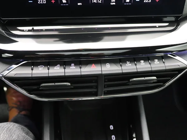 SKODA Octavia Combi (2025) — foto 4 van 26