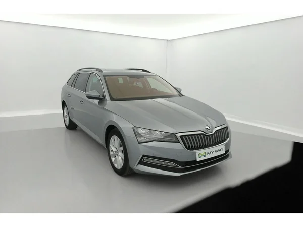 SKODA Superb SW PHEV (2020) — foto 23 van 36