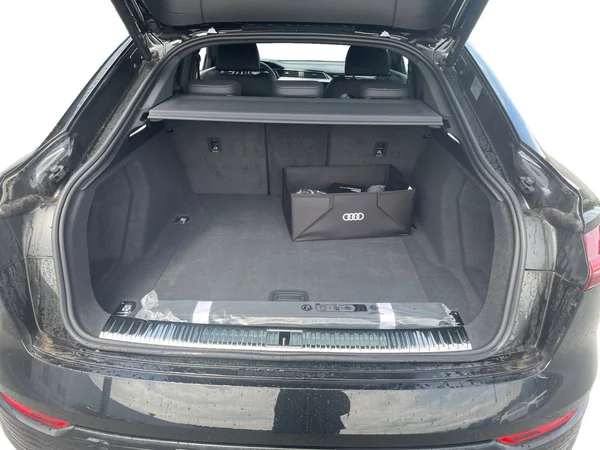 AUDI Q8 e-tron Sportback (2025) — foto 18 van 21