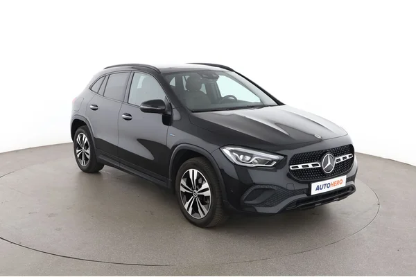Mercedes-Benz GLA-Klasse (2021) — foto 14 van 16