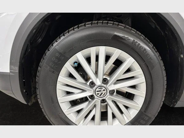 VOLKSWAGEN T-Roc (2019) — foto 14 van 15