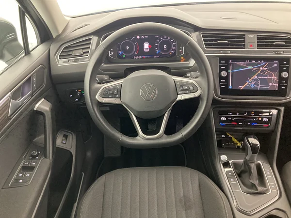 VOLKSWAGEN Tiguan Allspace (2023) — foto 30 van 36