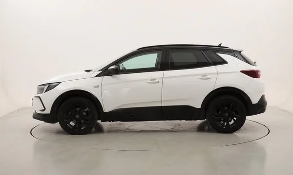 Opel Grandland (2022) — foto 12 van 25