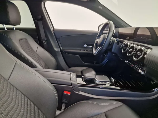 Mercedes-Benz A-Klasse (2023) — foto 13 van 16