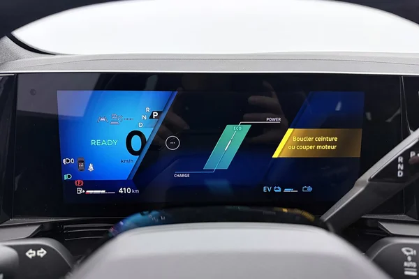 Renault Austral E-Tech (HEV) (2025) — foto 10 van 36