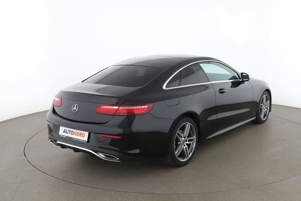 Mercedes-Benz E-Klasse (2019) — foto 12 van 16