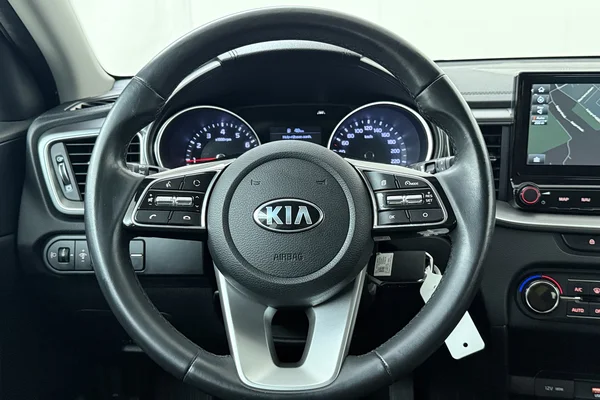 Kia Ceed (2020) — foto 2 van 23