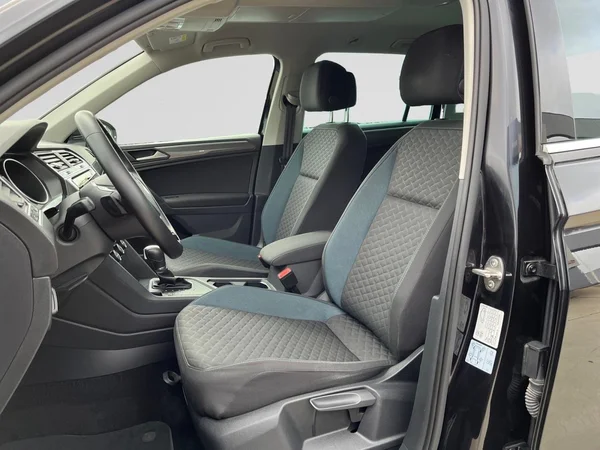 VOLKSWAGEN Tiguan (2019) — foto 18 van 22