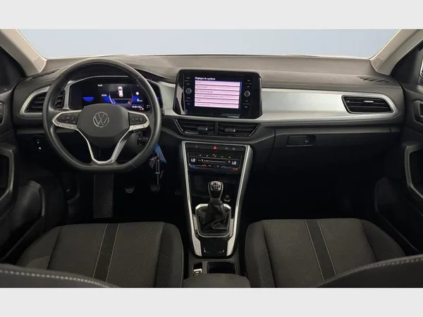 Volkswagen T-Roc (2022) — foto 2 van 15