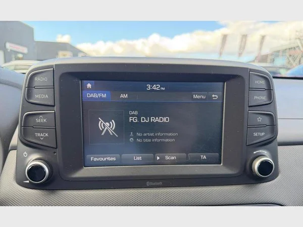 Hyundai KONA (2018) — foto 9 van 29