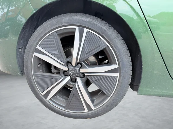 Peugeot 308 (2022) — foto 12 van 16