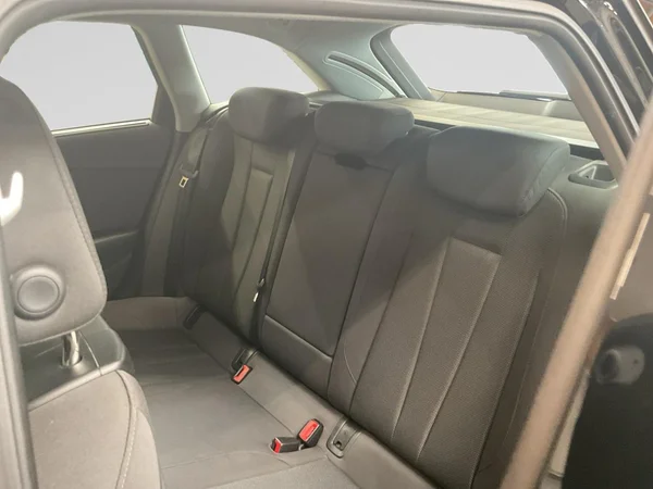 AUDI A4 SW (2023) — foto 9 van 21