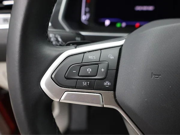VOLKSWAGEN Tiguan Allspace (2022) — foto 7 van 17