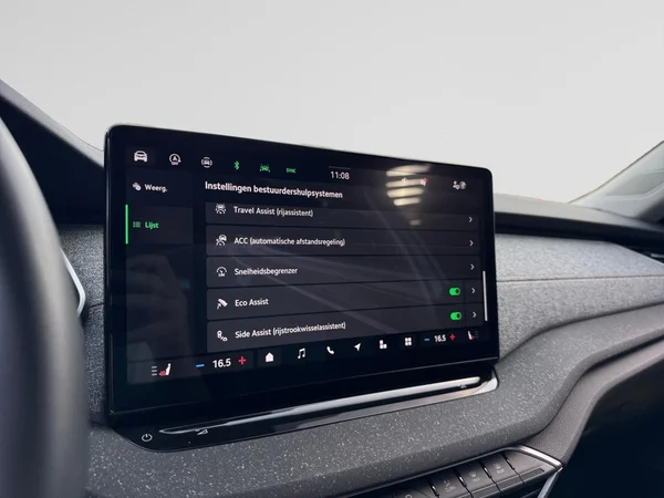 SKODA Octavia Combi (2025) — foto 10 van 22