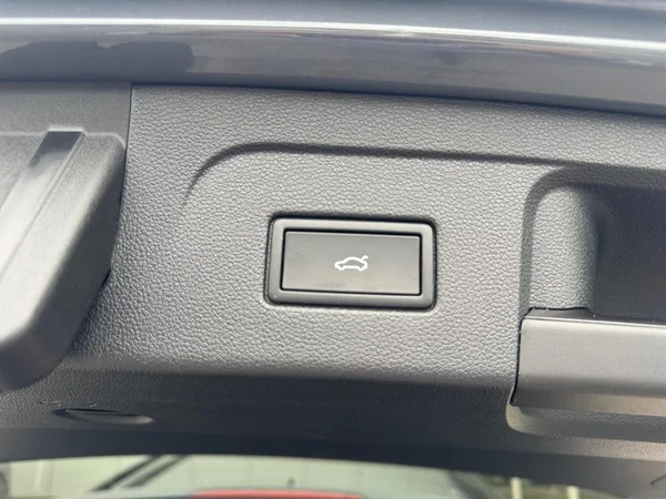 VOLKSWAGEN Touran (2025) — foto 15 van 24