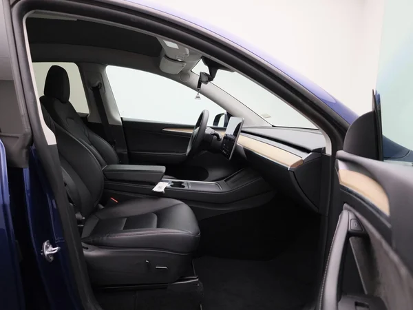 Tesla Model Y (2022) — foto 29 van 43