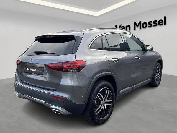 Mercedes-Benz GLA (2022) — foto 21 van 26