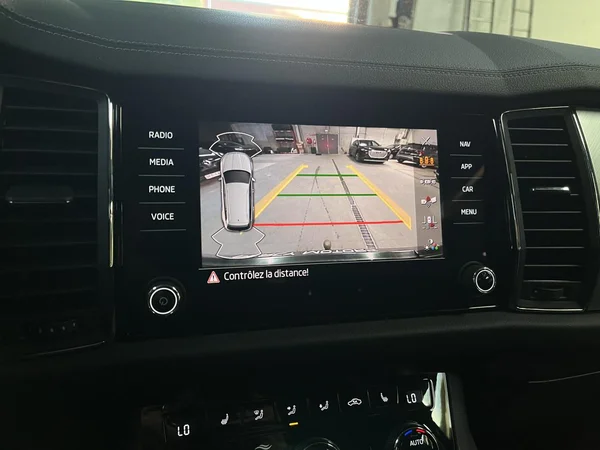 SKODA Kodiaq (2022) — foto 6 van 16