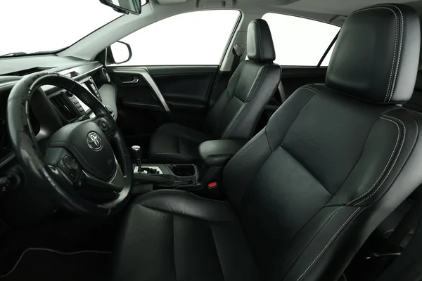 Toyota RAV4 (2018) — foto 16 van 16