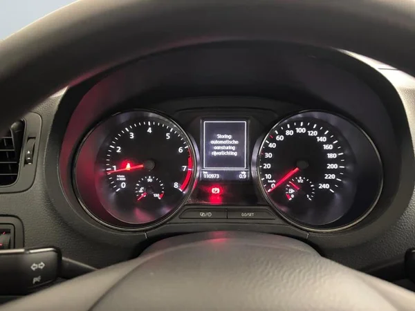 VOLKSWAGEN Polo (2017) — foto 6 van 28