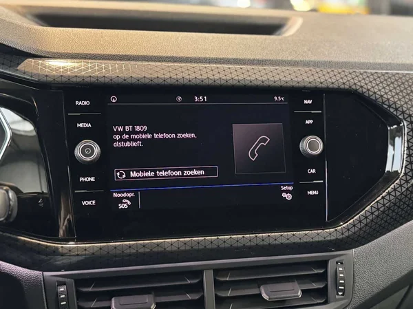 Volkswagen T-Cross (2019) — foto 6 van 16