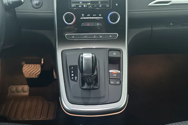 Renault Grand Scenic (2023) — foto 4 van 22