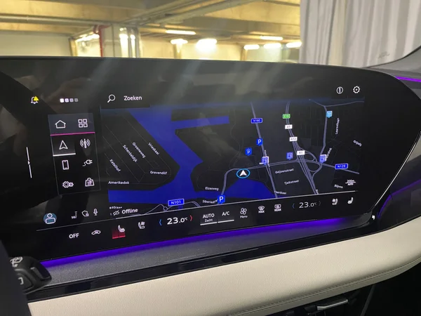AUDI Q6 e-tron (2024) — foto 14 van 14