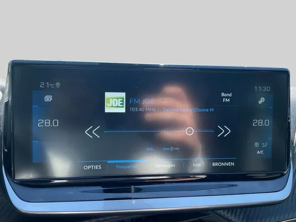Peugeot 2008 (2022) — foto 5 van 19