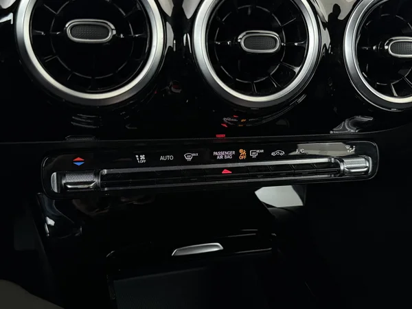 MERCEDES A 180 (2024) — foto 17 van 28