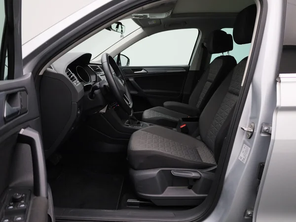Volkswagen Tiguan (2022) — foto 48 van 48