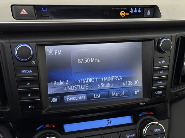 TOYOTA RAV4 (2017) — foto 10 van 30