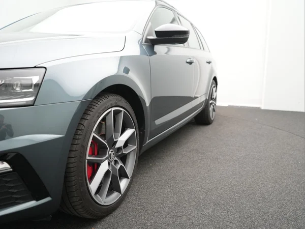 SKODA Octavia SW RS (2018) — foto 27 van 29