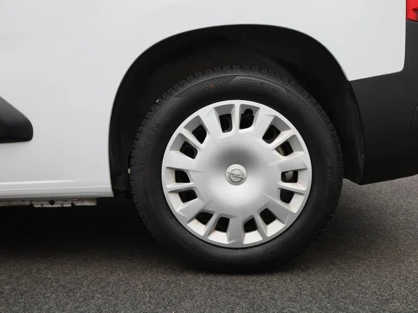 Opel Combo Life (2022) — foto 9 van 35