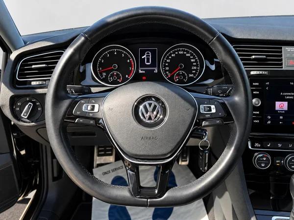 VOLKSWAGEN Golf VII (2019) — foto 11 van 13