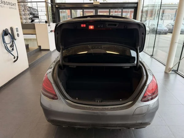 Mercedes-Benz C-Klasse (2020) — foto 22 van 24