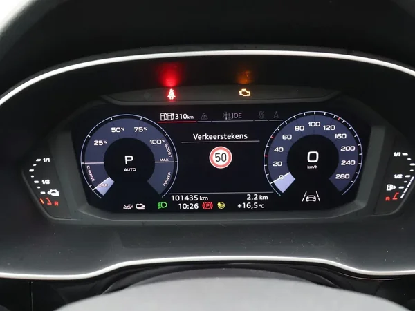 Audi Q3 (2021) — foto 7 van 29