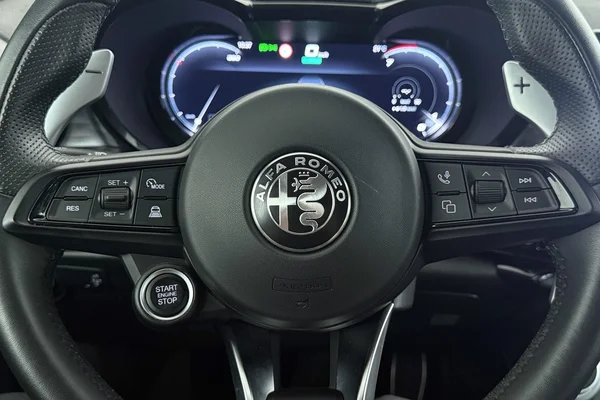 Alfa Romeo Tonale (2025) — foto 10 van 36