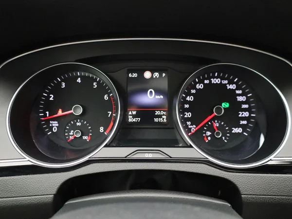 Volkswagen Passat (2024) — foto 9 van 37