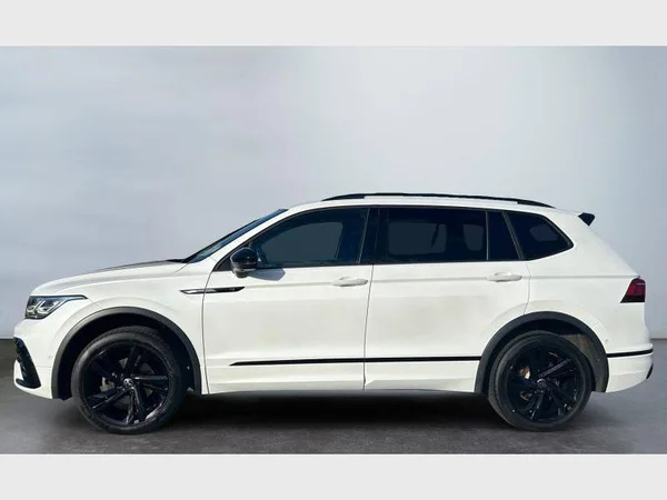 Volkswagen Tiguan Allspace (2022) — foto 31 van 33