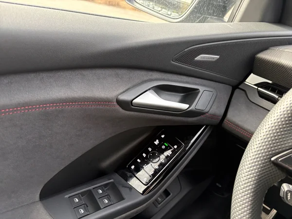 AUDI Q6 e-tron (2026) — foto 3 van 24