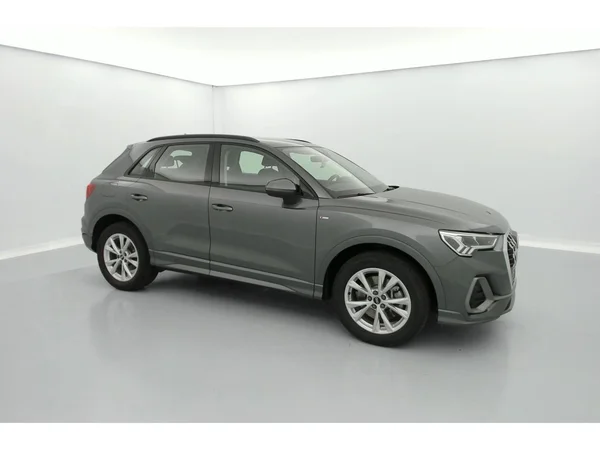 AUDI Q3 PHEV (2022) — foto 30 van 36